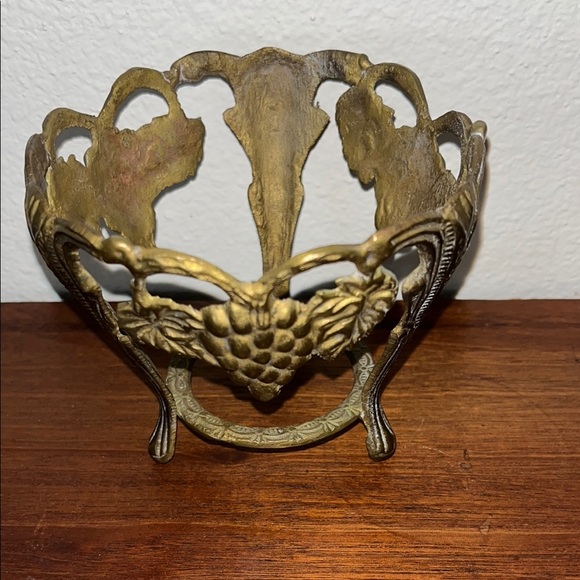 Elegant Gold Brass Metal Grape Design Candle Holder or Plant Holder - Picture 3 of 4